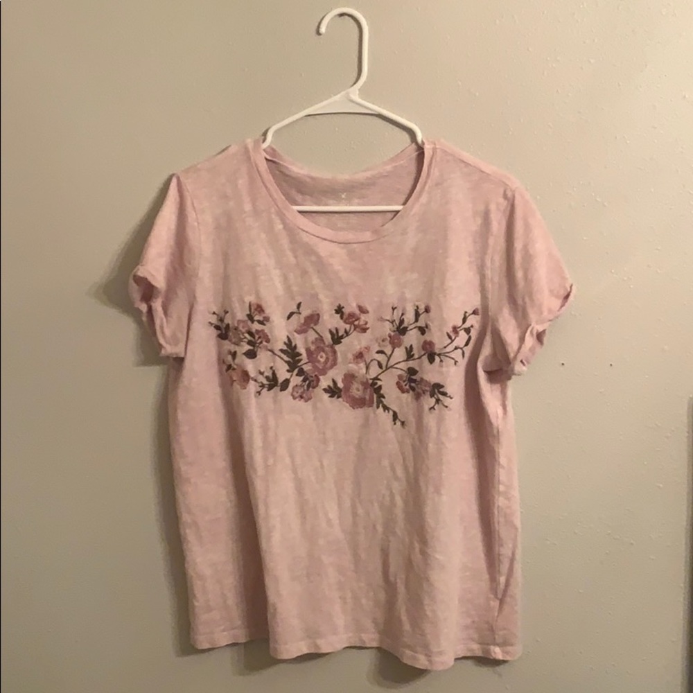 American Eagle Floral T-shirt
